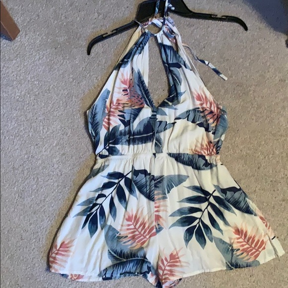 Tobi Dresses & Skirts - Tobi - Floral romper